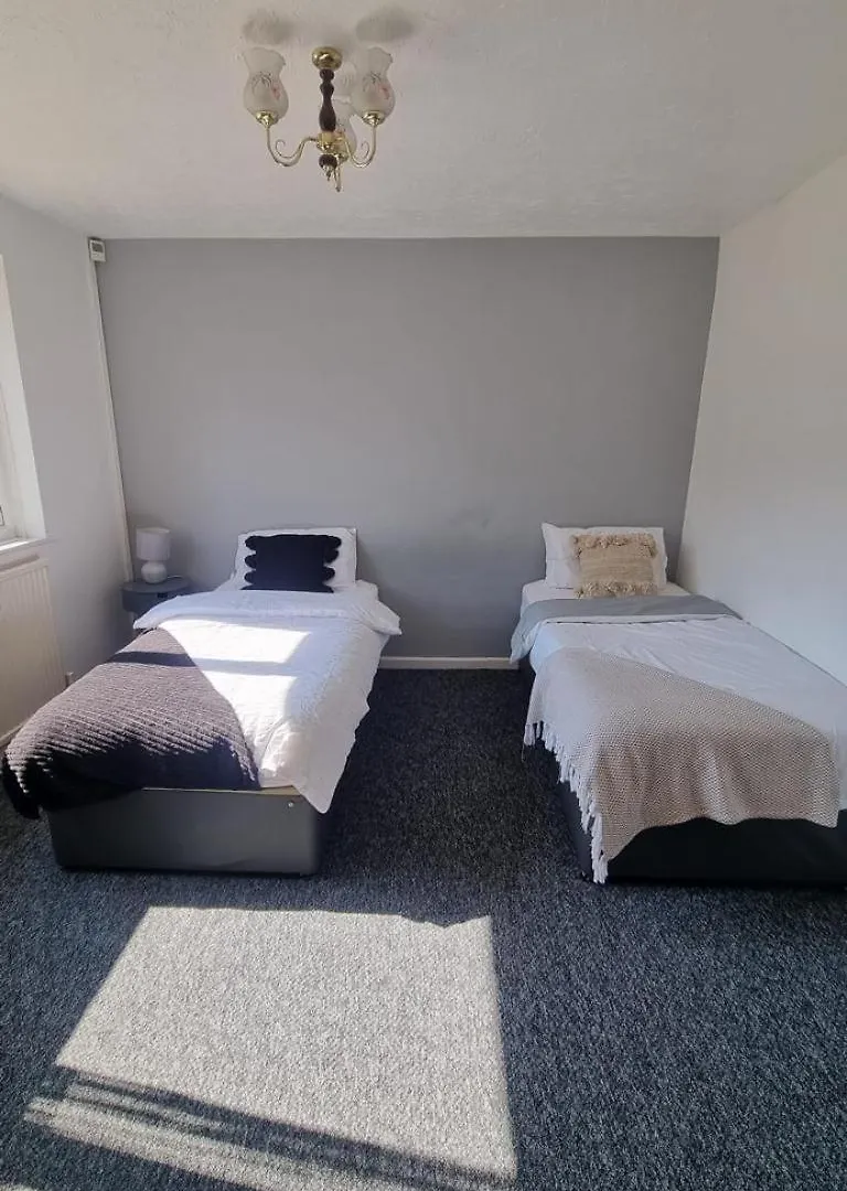 Hébergement de vacances Villa Doncaster-House-Sleeps8-Parking-Garden Royaume-Uni