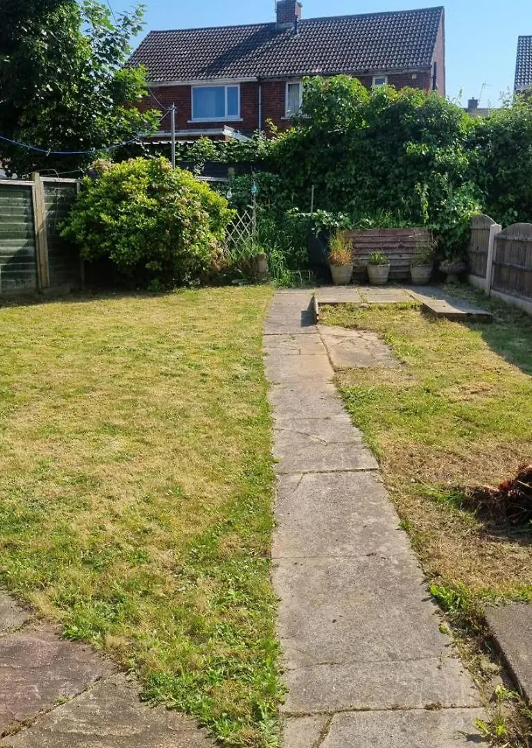 Villa Doncaster-House-Sleeps8-Parking-Garden Doncaster