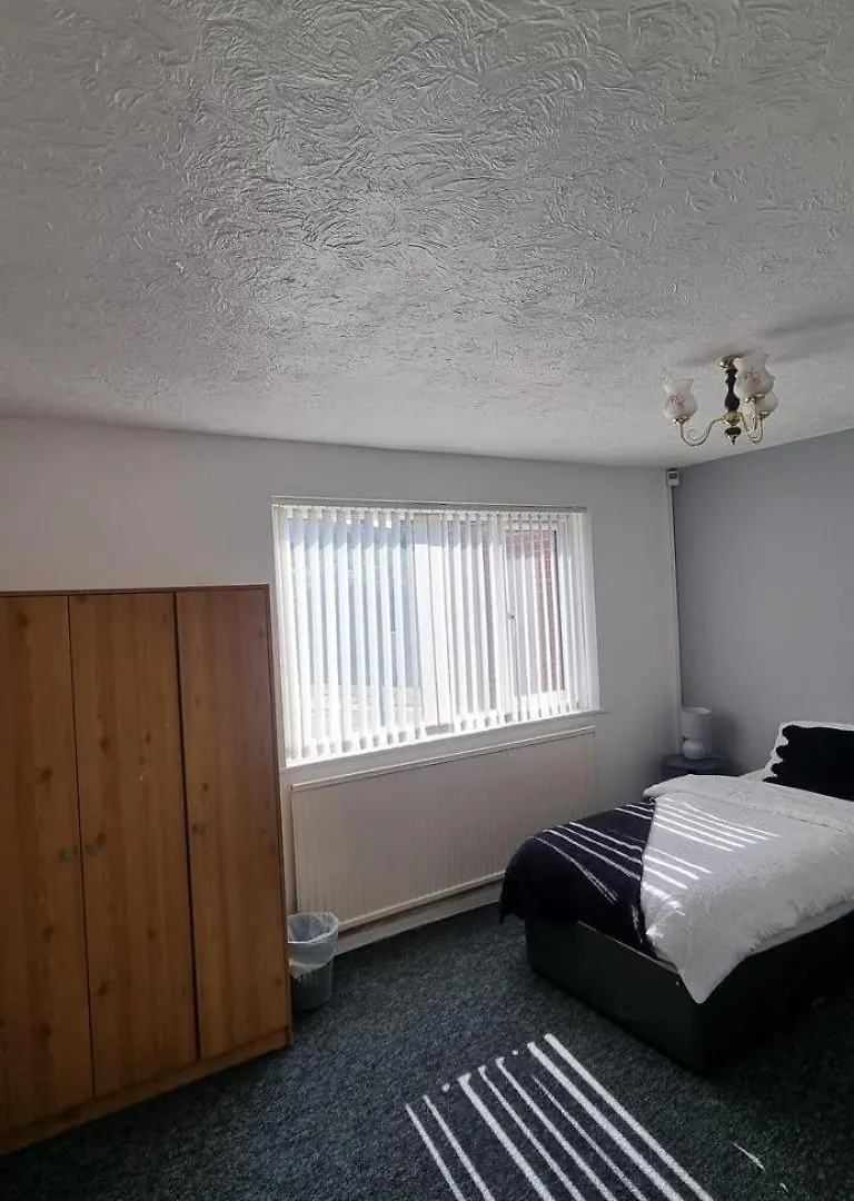 Hébergement de vacances Villa Doncaster-House-Sleeps8-Parking-Garden