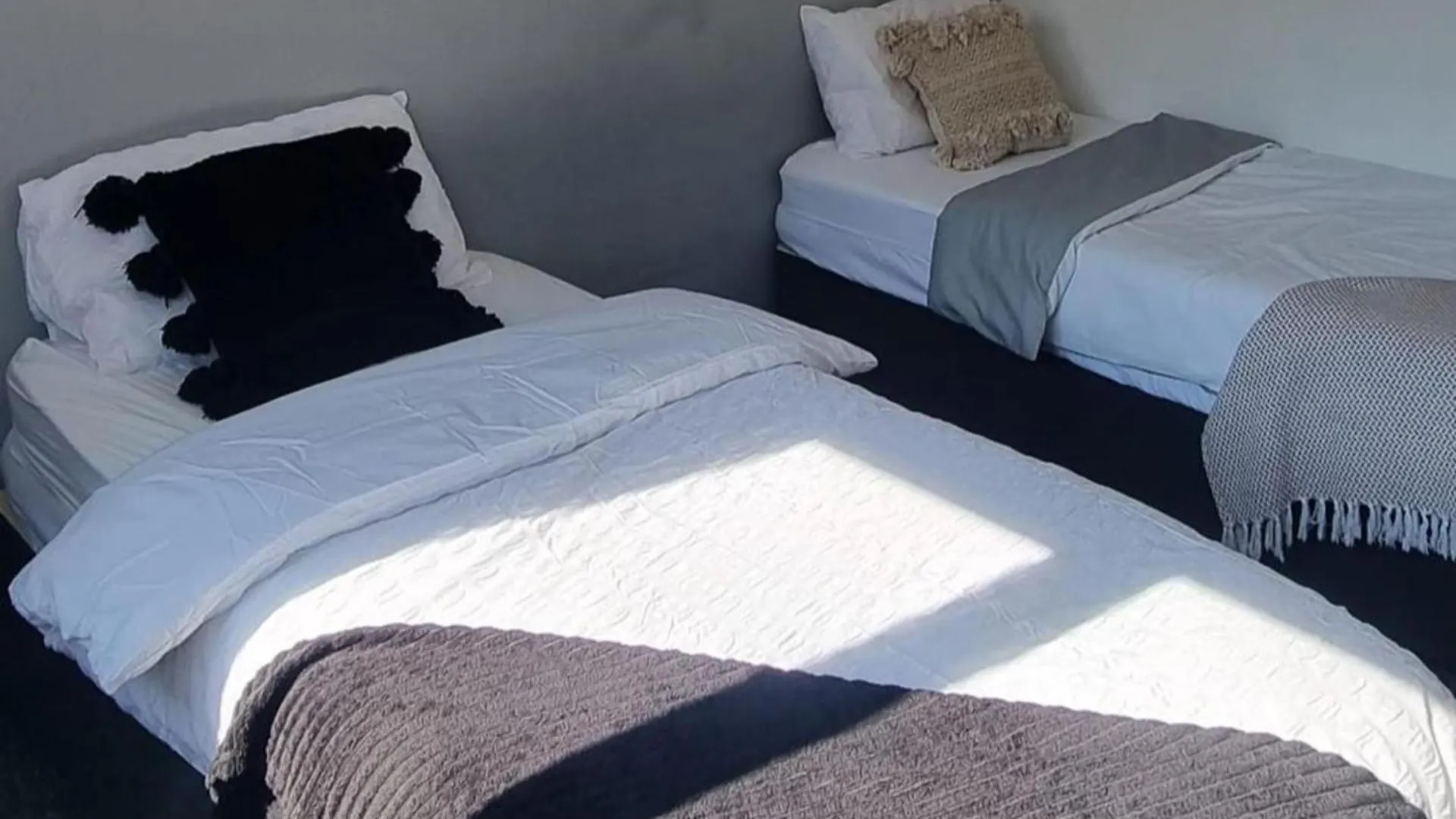 Hébergement de vacances Villa Doncaster-House-Sleeps8-Parking-Garden Royaume-Uni