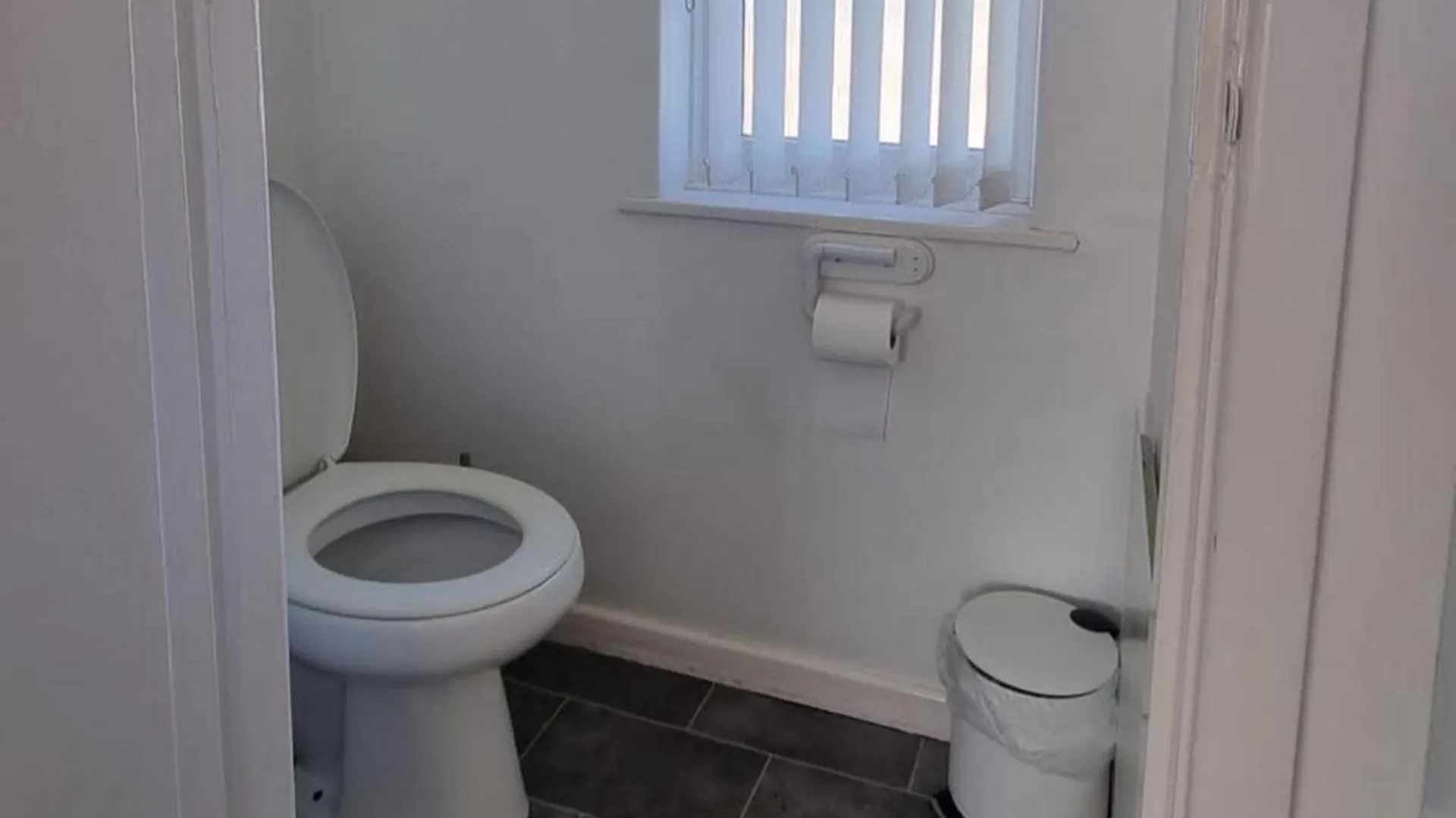 Villa Doncaster-House-Sleeps8-Parking-Garden 0*, Doncaster